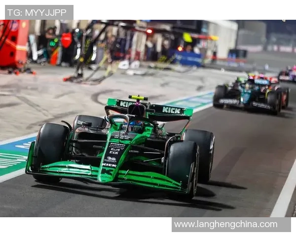 F1赛季技术规则变动下各大车队的适应与竞争策略分析